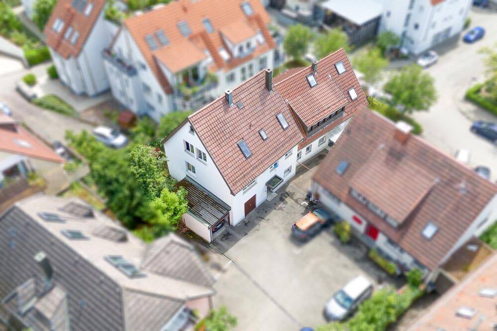 ++ Handwerker aufgepasst – Helle Dachgeschosswohnung mit Ausbaupotential ++
