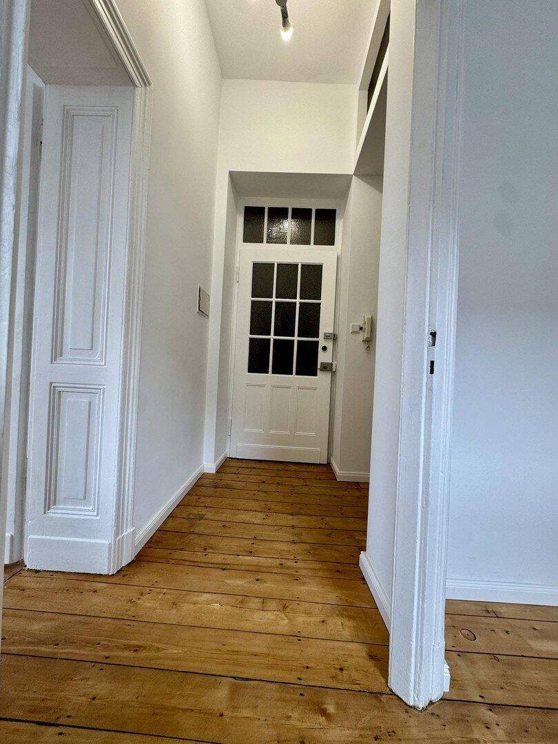 Wunderschöne, kernsanierte, WG-geeignete 4 Zi.-Altbau-Whg. m. Einbauküche zentral in Friedrichstadt!, 40215 Düsseldorf (Friedrichstadt)