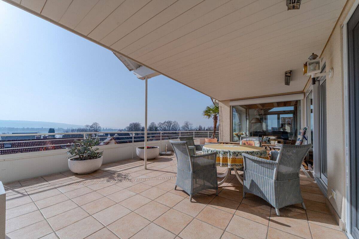 Traumhafte Penthouse-Wohnung nur wenige Meter vom See entfernt mit herrlicher See- u. Bergsicht, 78476 Allensbach