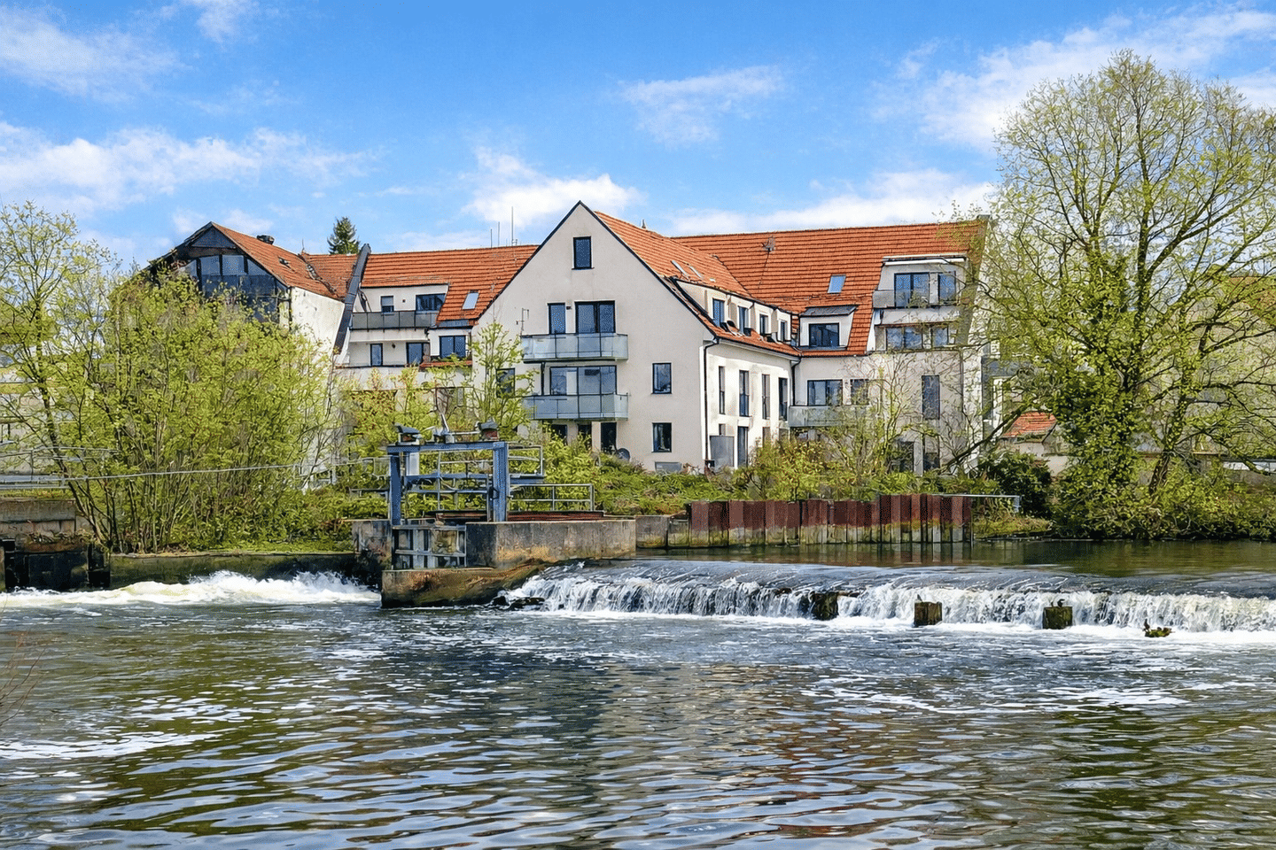 Moderne 2-Zimmer-Wohnung mit Einbauküche, TG-Stellplatz und Energieeffiz.-Kl. A+ in Erlangen-Bruck, 91058 Erlangen (Bruck Eltersdorf Erlangen-Süd Sebaldussiedlung Tennenlohe)