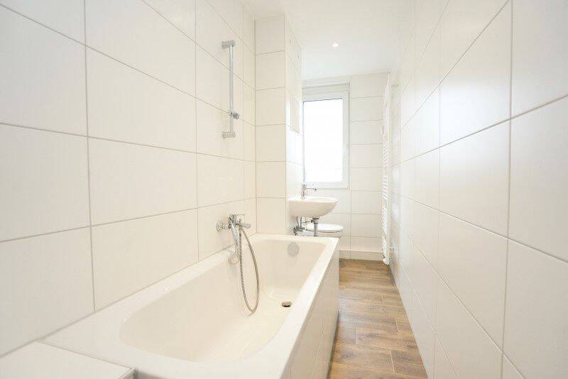 Schicke Wohnung / Ruhige Lage / Balkonverglasung, 9127 Chemnitz