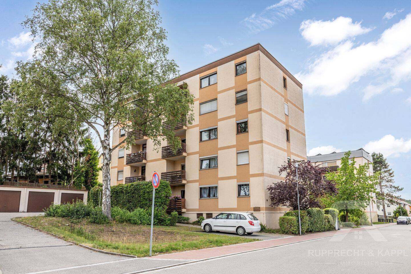 Perfekt geschnittene 3-Zimmer-Eigentumswohnung mit großem Balkon und Stellplatz in Burglengenfeld, 93133 Burglengenfeld