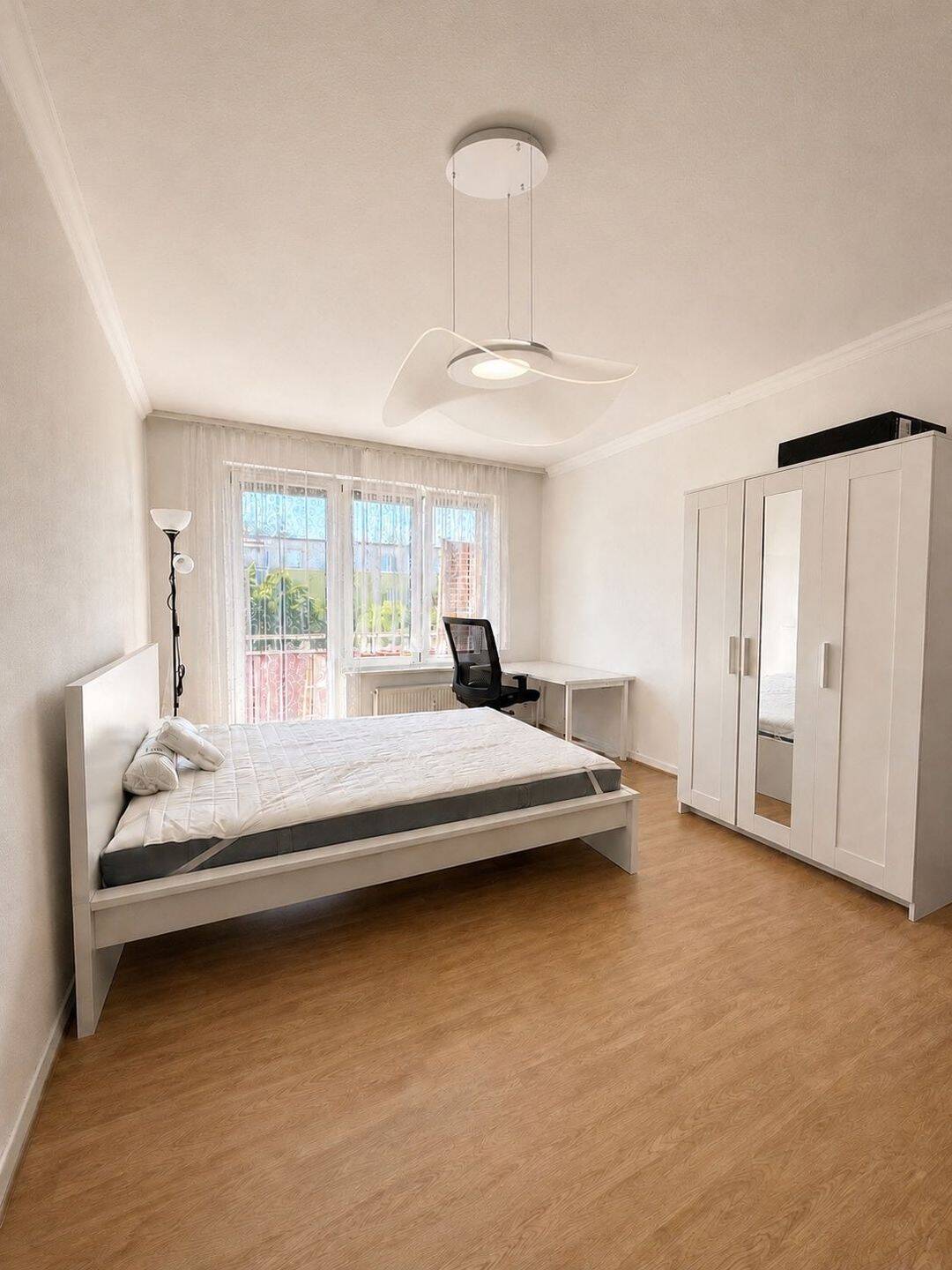 Neu renoviertes, möbliertes WG-Zimmer mit Balkon in Pankow – WLAN, 13187 Berlin (Pankow)