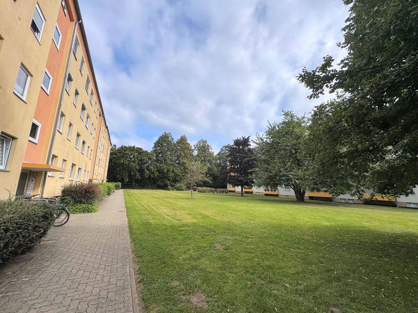 Langfristig investieren: Vermietete 3-Zimmer-Eigentumswohnung in gepflegter Wohnanlage, 38120 Braunschweig (Braunschweig Timmerlah Weststadt)