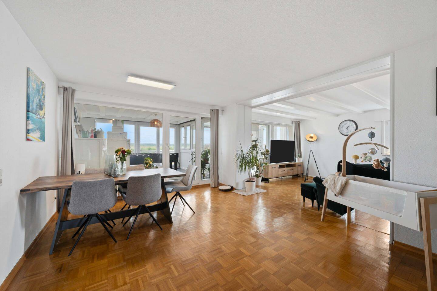 Lichtverwöhnte 4-Zimmer-Wohnung mit Wintergarten, sonnigem Balkon & Tiefgaragenstellplatz, 74321 Bietigheim-Bissingen
