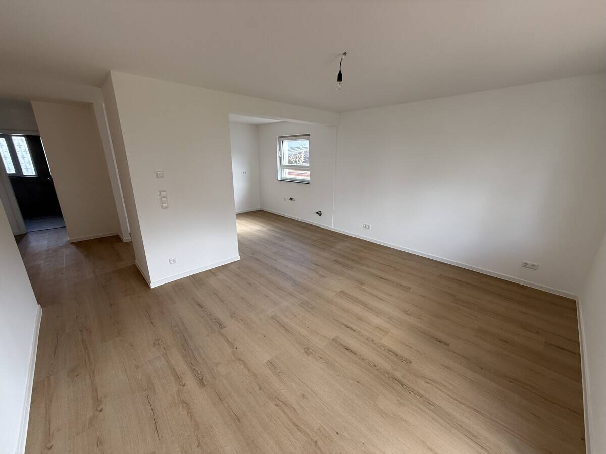 KOMPLETT SANIERTE 3-ZIMMER MIT GARAGE UND HOBBYRAUM, 74080 Heilbronn (Böckingen)