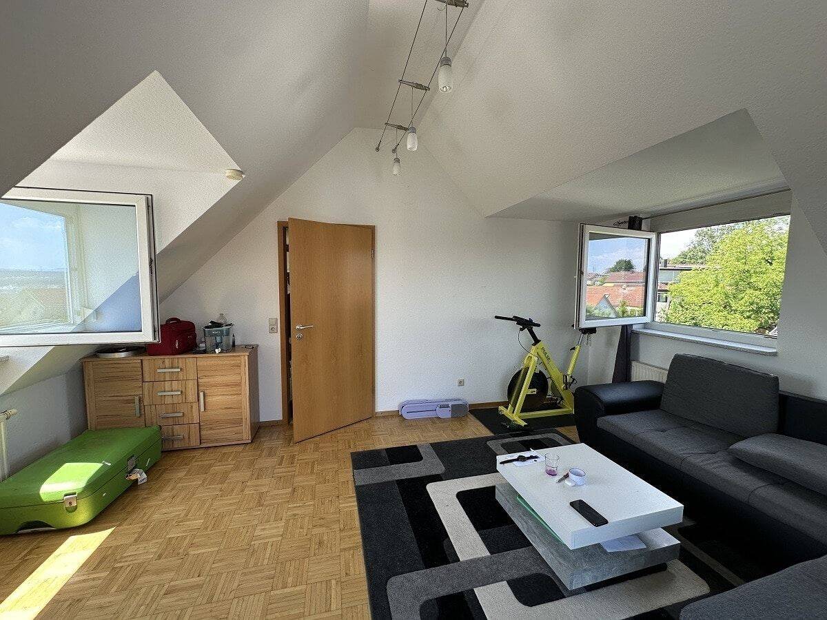Charmante 2-Zimmer-Wohnung mit Balkon und Stellplatz in Köngen, 73257 Köngen