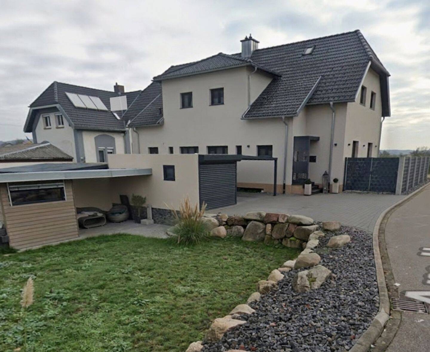 Moderne Doppelhaushälfte mit Garten in ruhiger Lage von Unterlauchringen, 79787 Lauchringen
