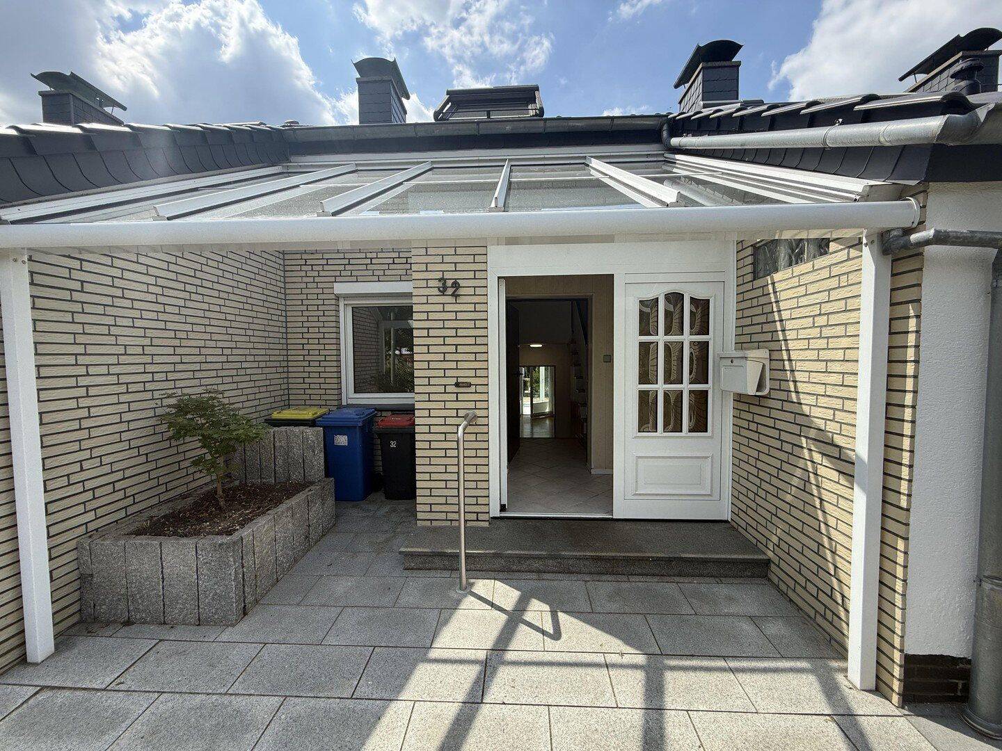 Familienidyll mit Wintergarten in der Dodesheide, 49088 Osnabrück (Dodesheide Gartlage Sonnenhügel)