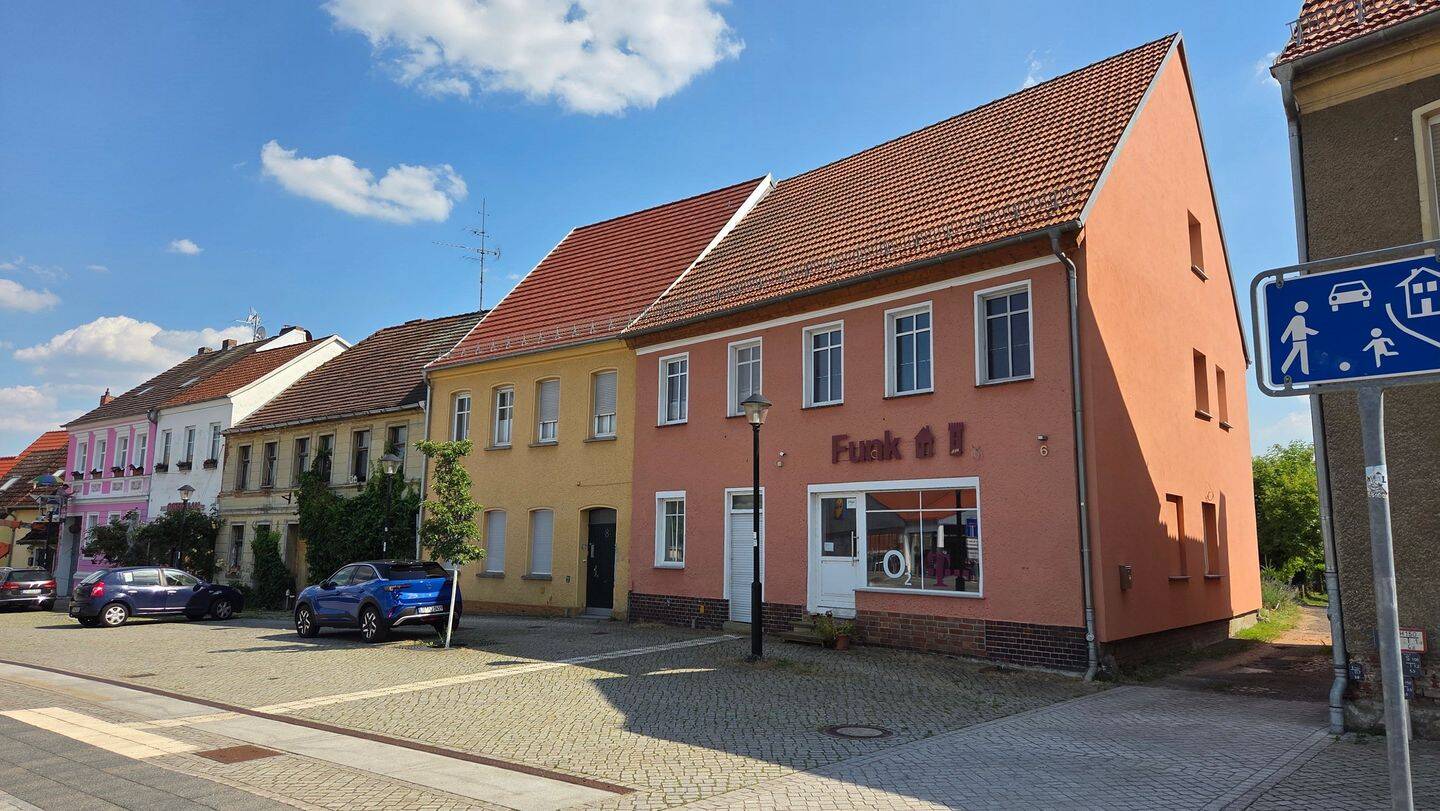 Saniertes Wohnhaus mit kleiner Gewerbeeinheit und Einlieger- oder Gästewohnung in bester Lage in Jüterbog, 14913 Jüterbog