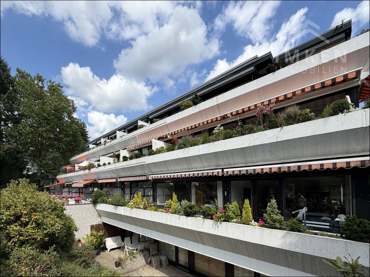 Wohnung aus Erstbesitz in ausgezeichnetem Erhaltungszustand mit Westbalkon und Tiefgarage., 22589 Hamburg (Altona Blankenese Iserbrook Osdorf Sülldorf)