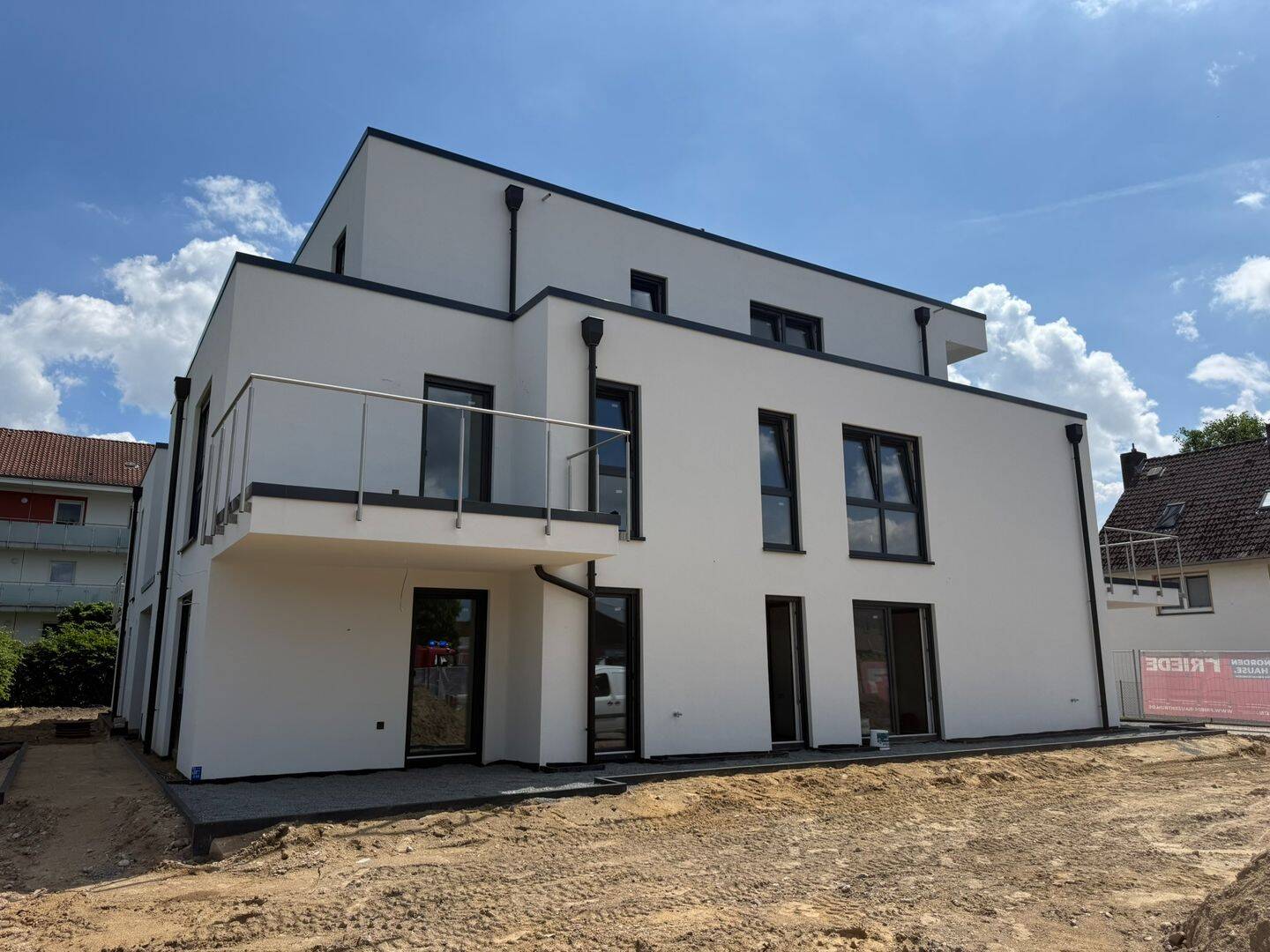 Moderne Neubau-Erdgeschosswohnung mit Terrasse und eigenem Gartenanteil, 29227 Celle