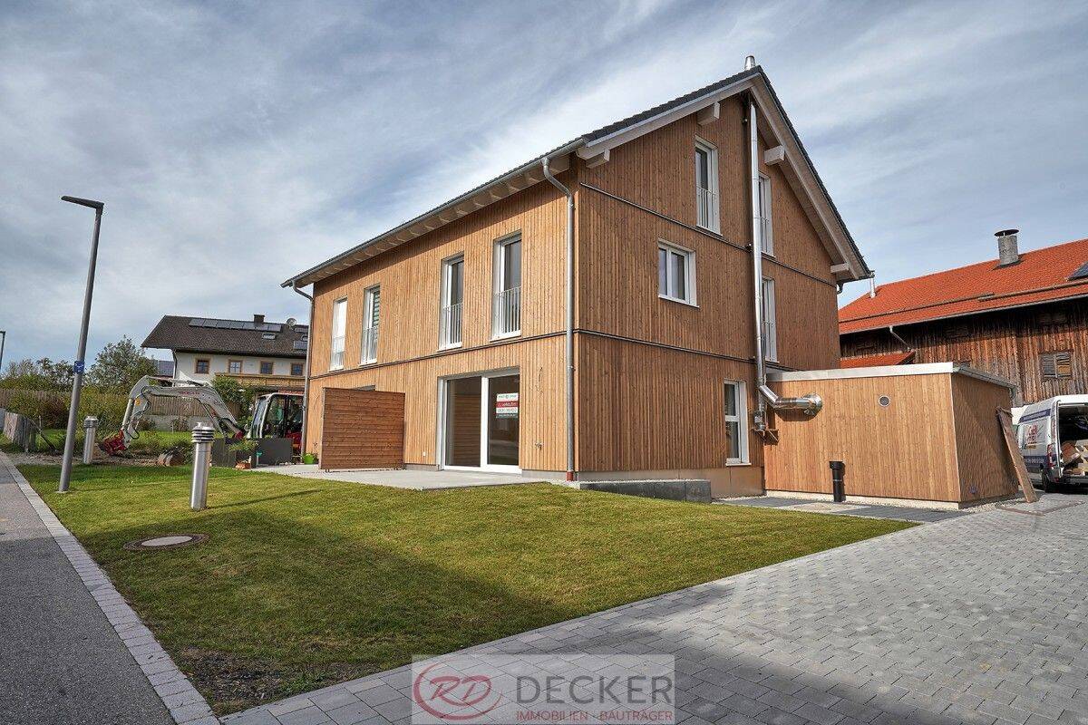 Modern. Nachhaltig. Familienfreundlich. Doppelhaushälfte mit Garten & Carport!, 83549 Eiselfing