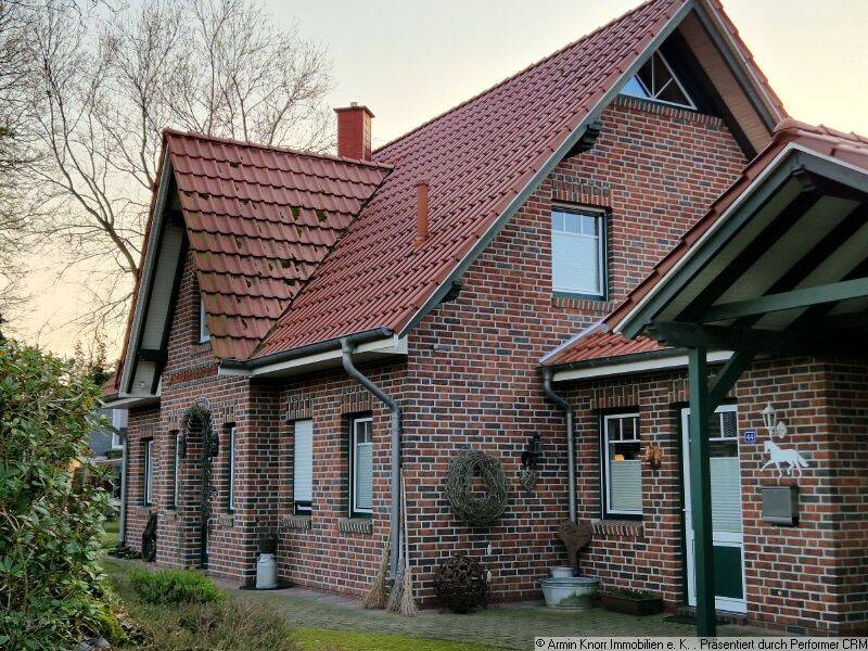 Solides Einfamilienhaus im Friesenstil mit überdachter Terrasse, Doppelcarport in Edewecht/ Landkreis Ammerland, 26188 Edewecht