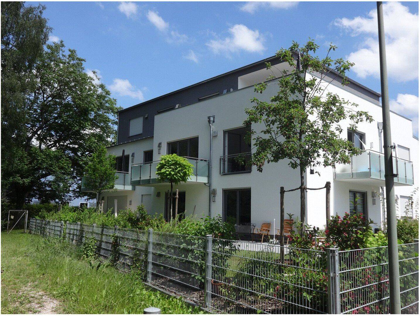 Im Grünen und doch zentral! Ruhige 3,5 Zimmer Wohnung mit großen Balkon in Freising-Stadt/Isarauen, 85356 Freising