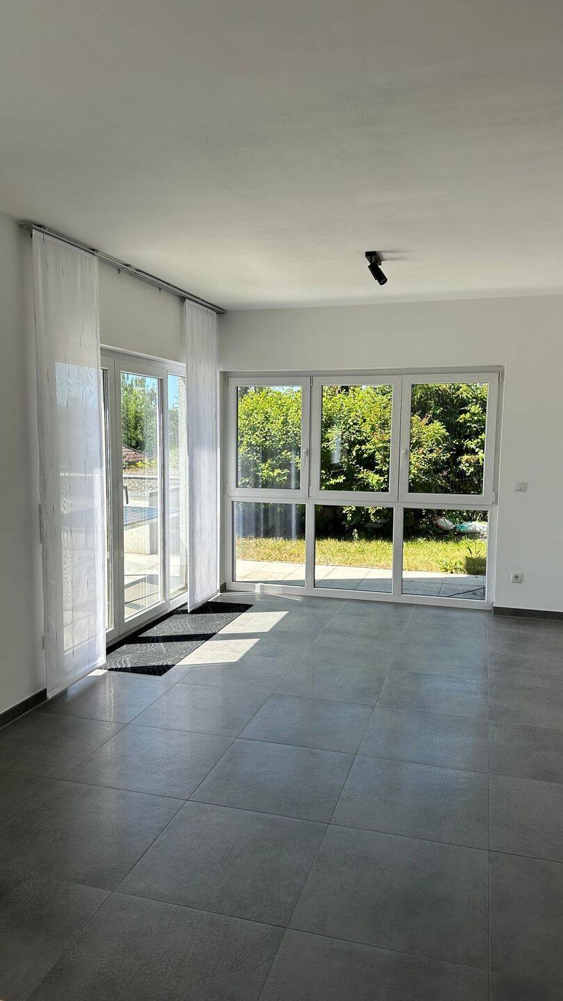 Moderne Neubau-2,5 Zimmer-Terrassenwohnung in sonniger und ruhiger Lage, 97204 Höchberg
