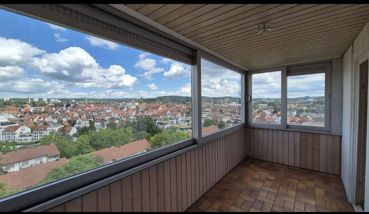 Helle 2-Zimmer-Wohnung mit verglaster Loggia & traumhafter Aussicht in Sindelfingen, 71063 Sindelfingen