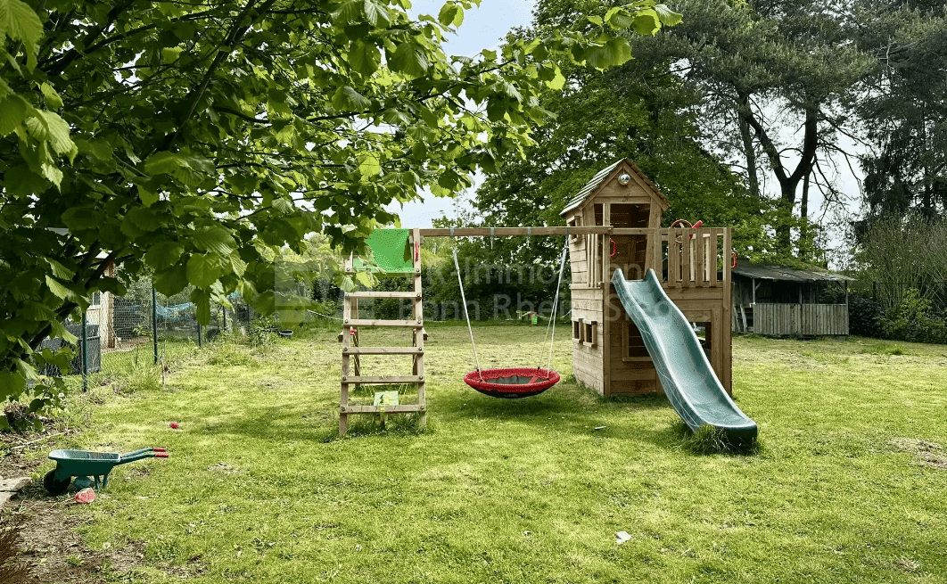 4-Zimmerwohnung mit ca. 620 qm Gartenparadies und Garage in Köln-Holweide!, 51067 Köln (Mülheim Buchheim Dellbrück Holweide)