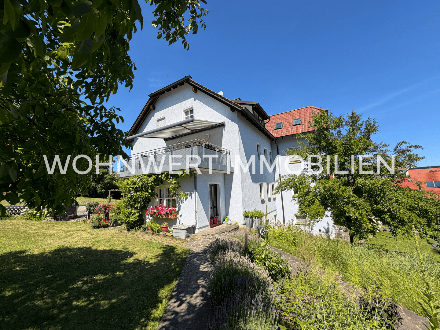 Gepflegtes Mehrfamilienhaus mit drei Wohneinheiten und Pellet-Heizung in Poppenricht!, 92284 Poppenricht