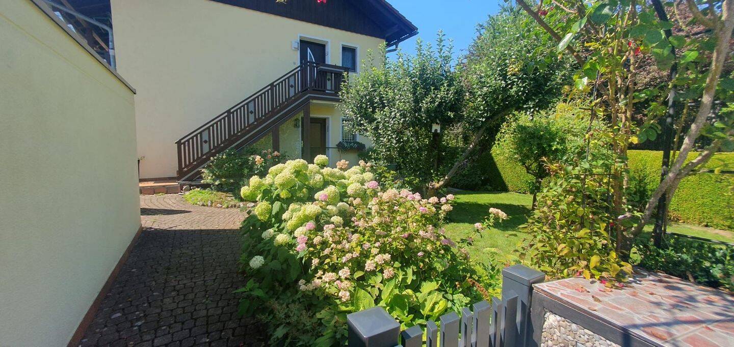 Exklusive Gartenwohnung mit Wintergarten, Sauna und zwei Terrassen in Bestlage von Starnberg, 82319 Starnberg