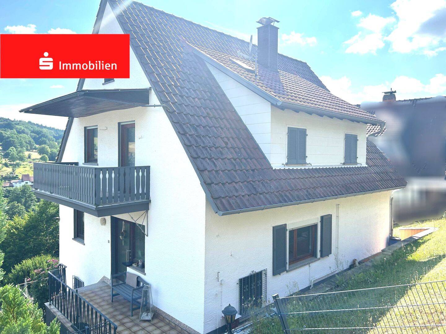 Solides Ein- bis Zweifamilienhaus mit Garten in Hanglage, herrlichem Talblick und viel Potenzial, 36391 Sinntal