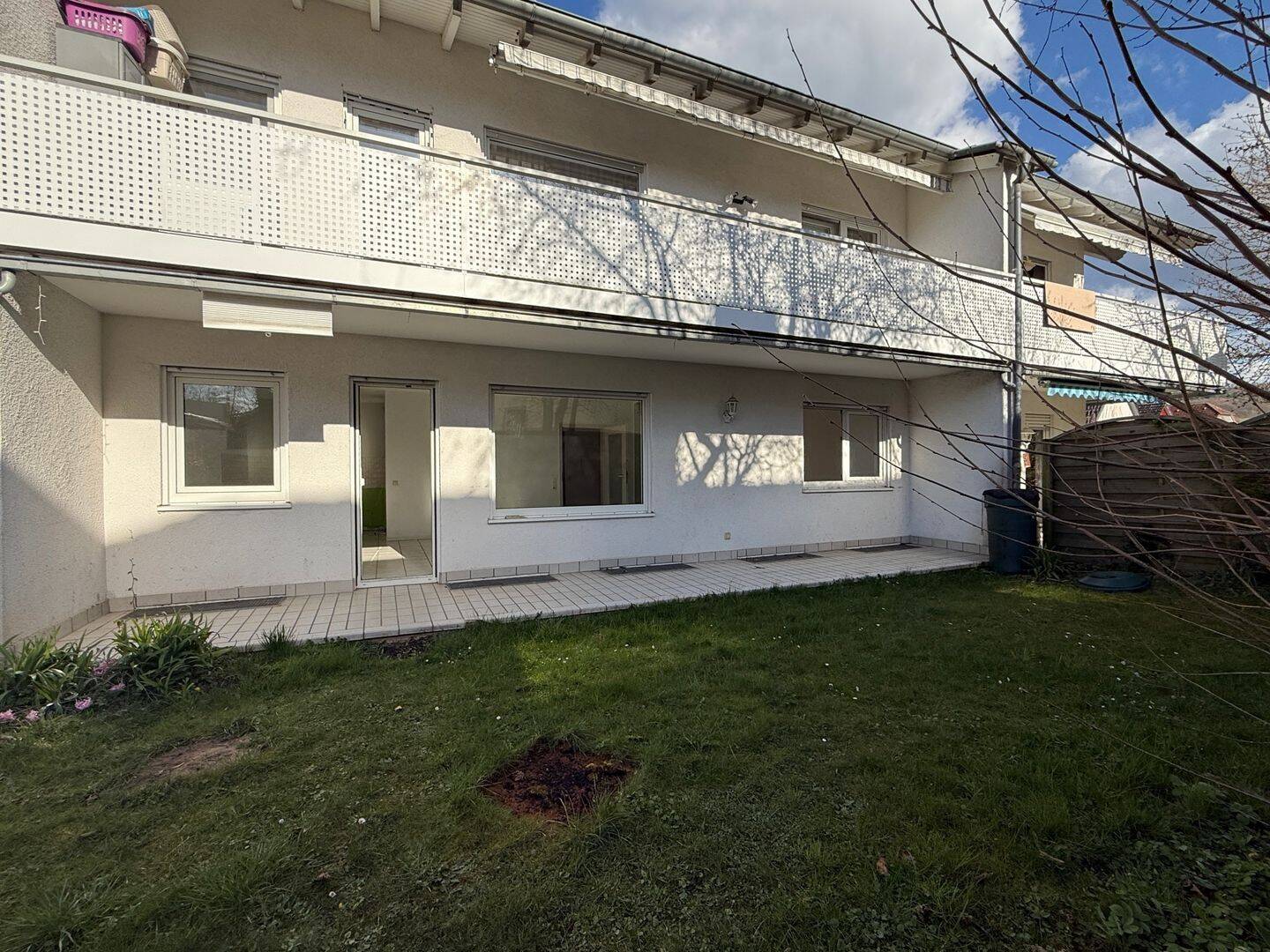 **Charmante 2-Zimmer-Wohnung mit Terrasse in ruhiger Lage von Dorf Erbach**, 64711 Erbach
