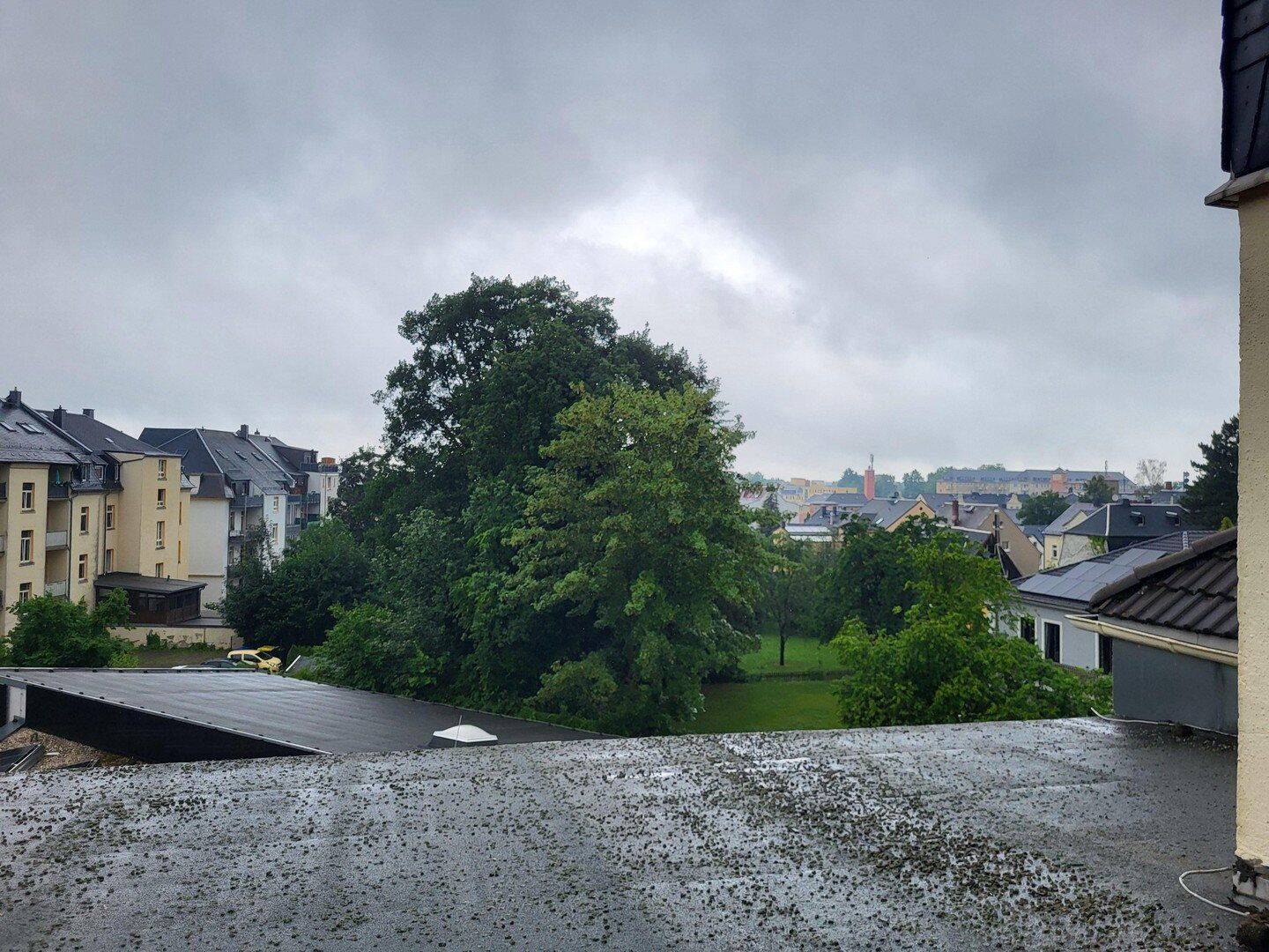 5 Raum-Wohnung mit Dachterrasse und privatem Garten, 9212 Limbach-Oberfrohna
