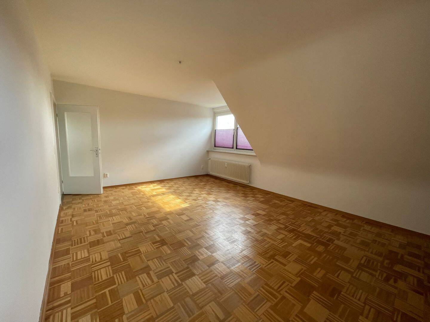 Gemütliche 3 Zimmerdachgeschosswohnung mit Einbauküche, 22045 Hamburg (Wandsbek Jenfeld Tonndorf)