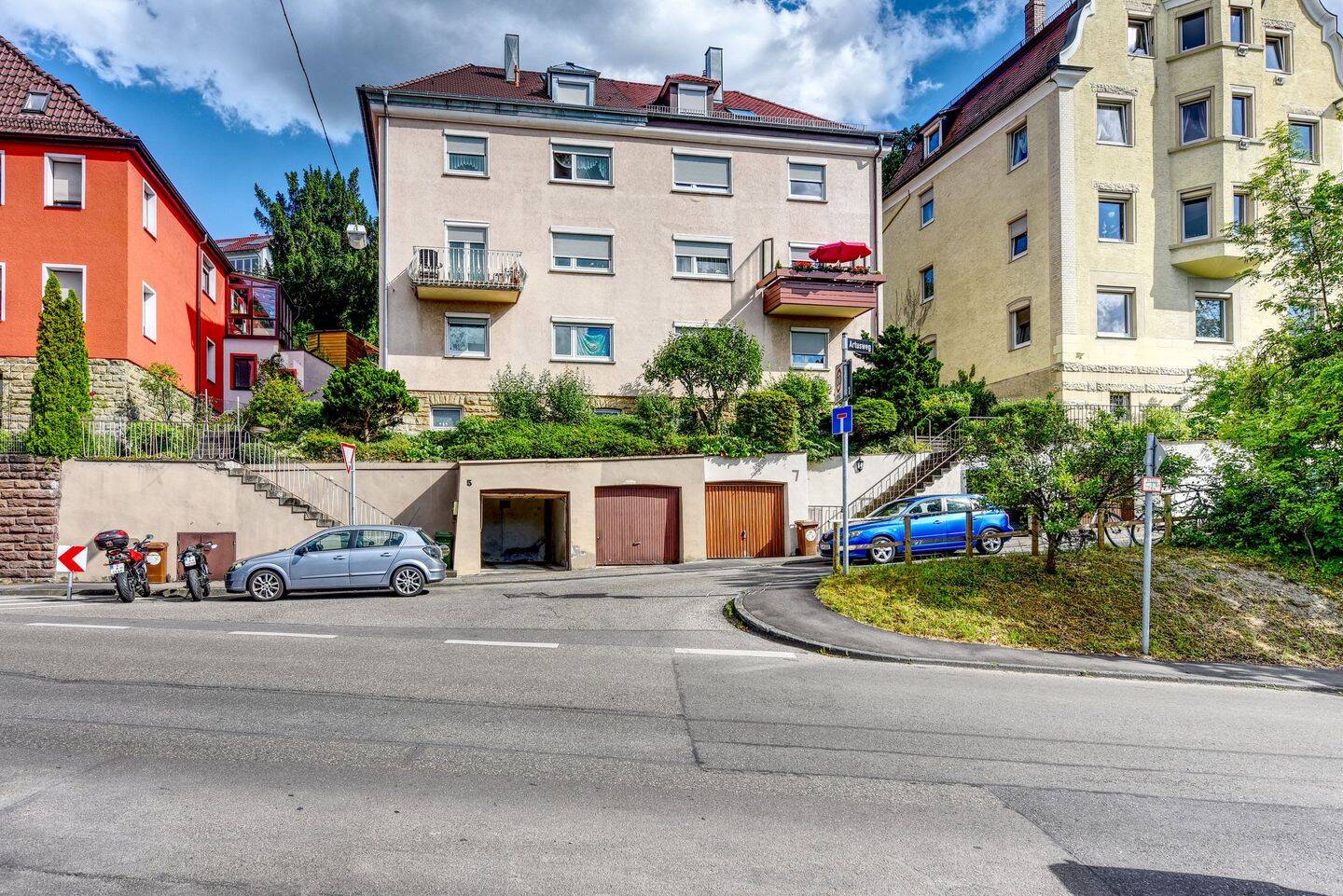 +++ Für Sportliche – Dachgeschoss mit Fernblick – gemütlich und gepflegt – inklusive Einbauküche +++, 70469 Stuttgart (Feuerbach Zuffenhausen)