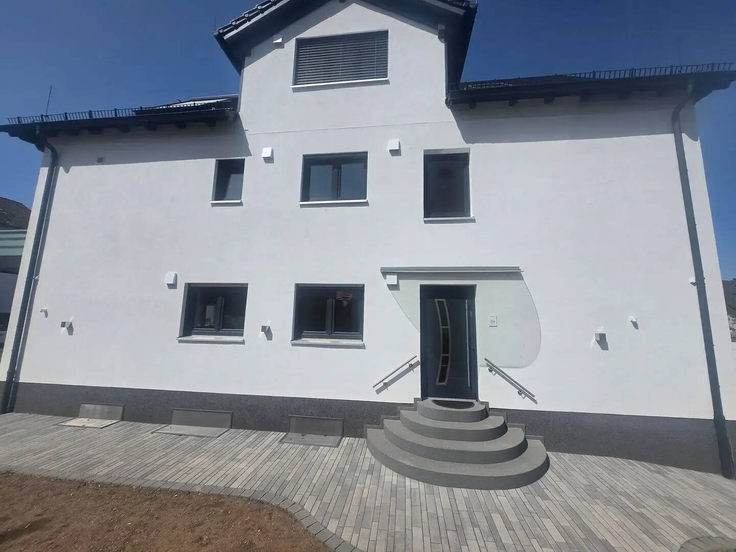 3 Zimmer Wohnung mit Kühlung und Terrasse in Haibach, Erstbezug nach Kernsanierung, 63808 Haibach