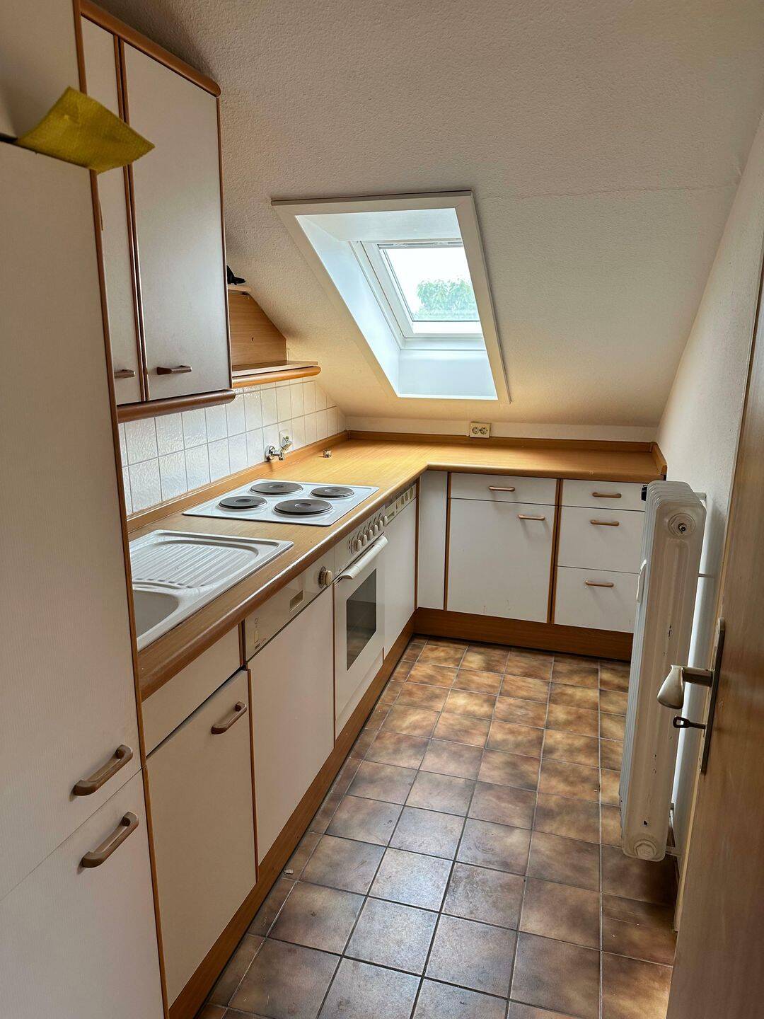 Helle 2-Zimmer-Dachgeschosswohnung mit eigenem Stellplatz – Ihr neues Zuhause!, 78343 Gaienhofen