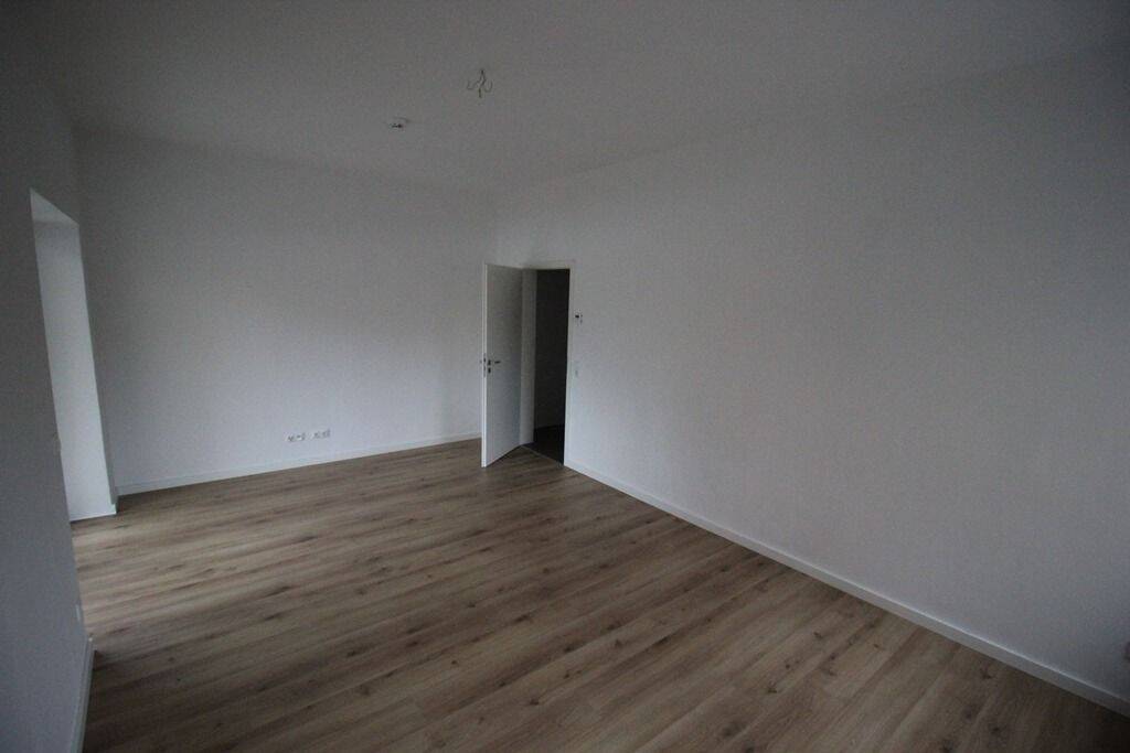 2 Zimmer-Wohnung mit gehobener Ausstattung und Balkon!, 19055 Schwerin