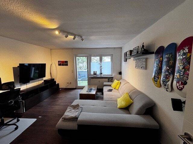 Helle 2-Zimmer-Wohnung mit Balkon in gepflegtem Mehrfamilienhaus, 65195 Wiesbaden (Wiesbaden)