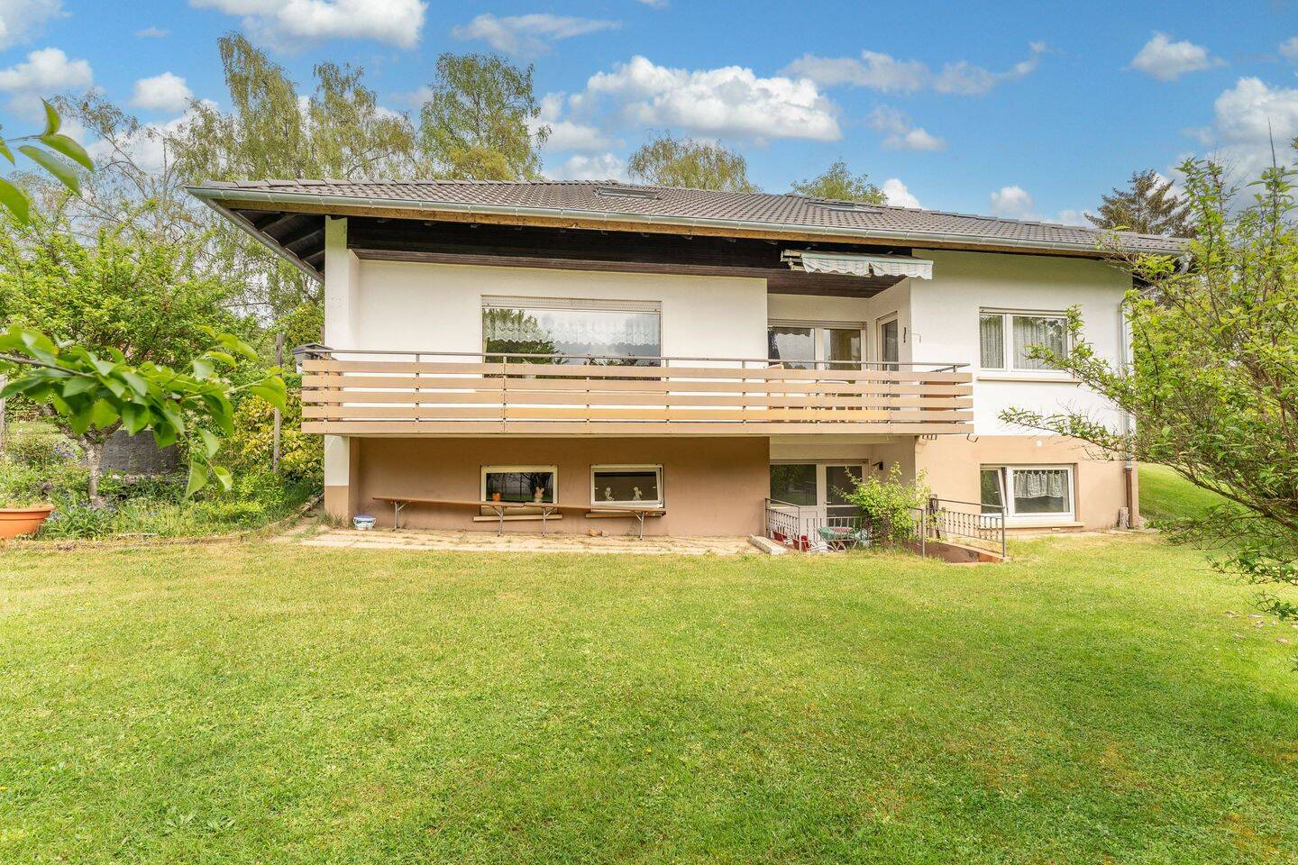 Gepflegtes Einfamilienhaus mit traumhaftem Garten & privater Einfahrt, 78166 Donaueschingen