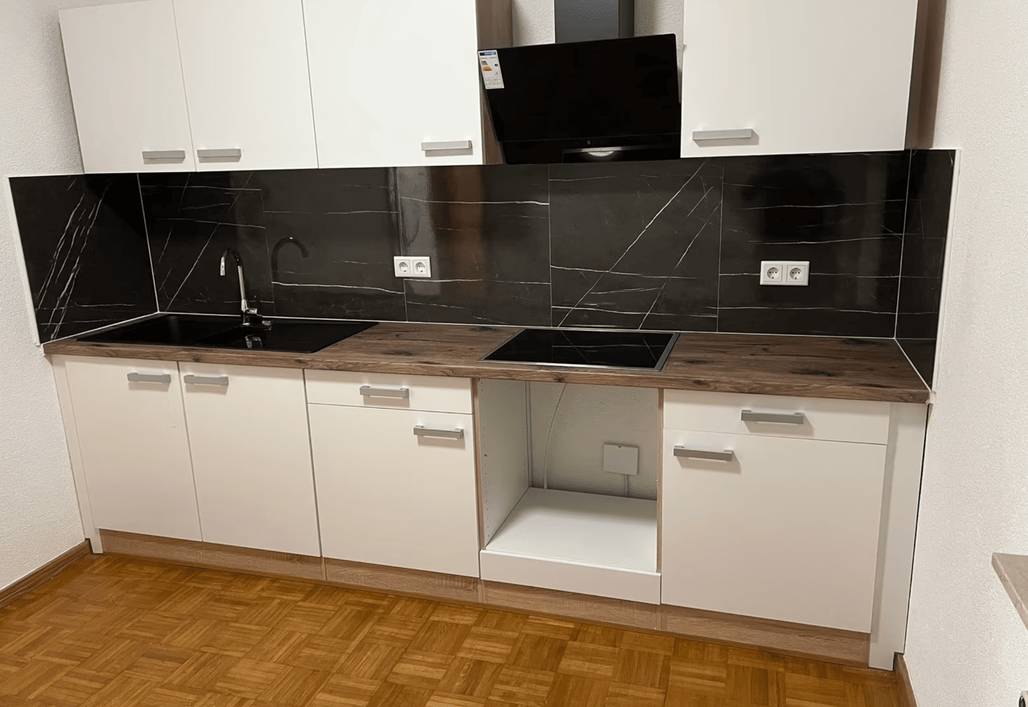 Frisch sanierte 2-Zimmer-Wohnung (ca. 80 m²) mit Einbauküche in zentraler Lage von Bad Mergentheim, 97980 Bad Mergentheim
