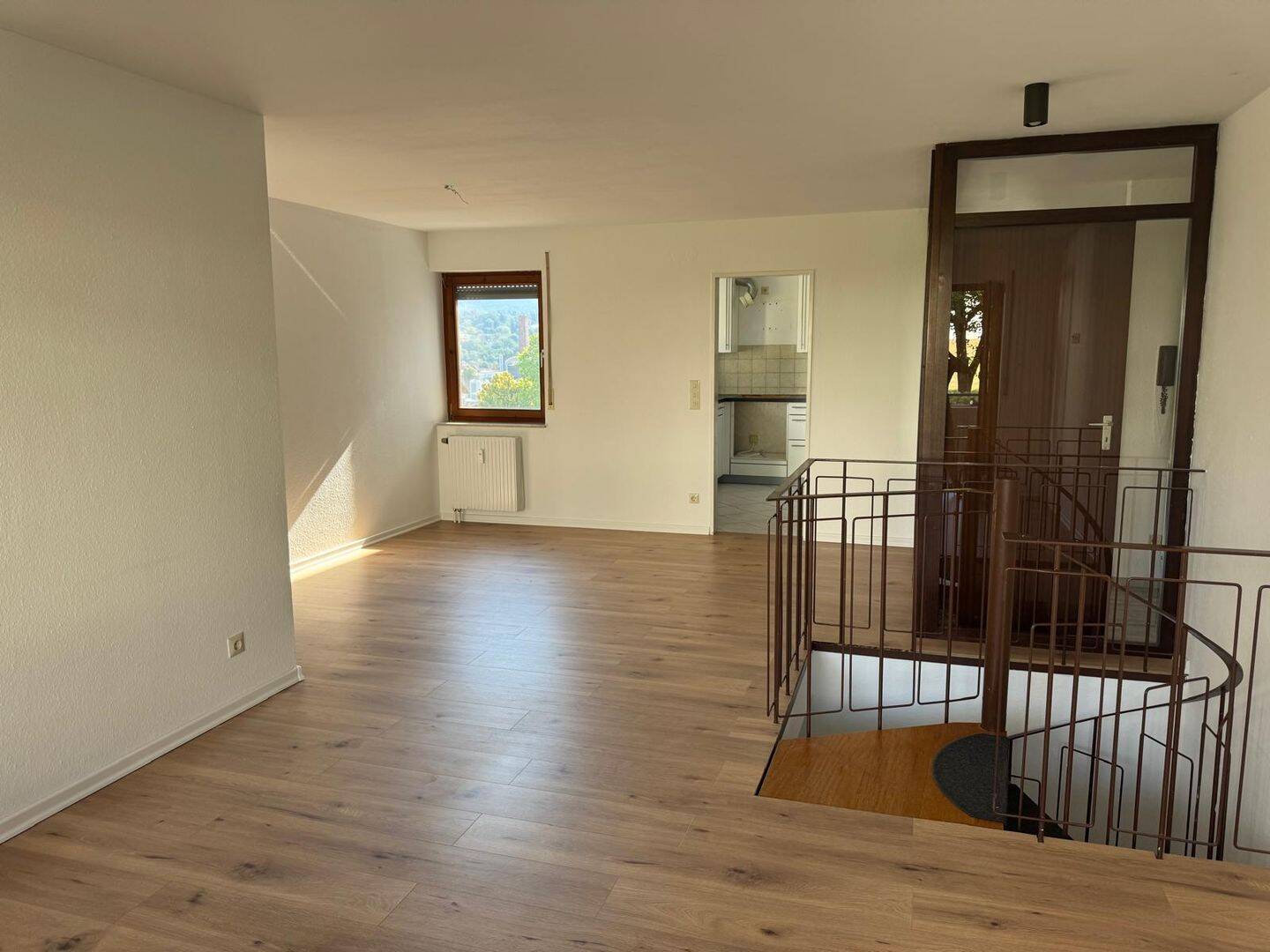 Großzügiges Wohnen auf 2 Etagen 2 Balkonen, großer Terrasse & Garage in begehrter Wohnlage von Aalen, 73430 Aalen