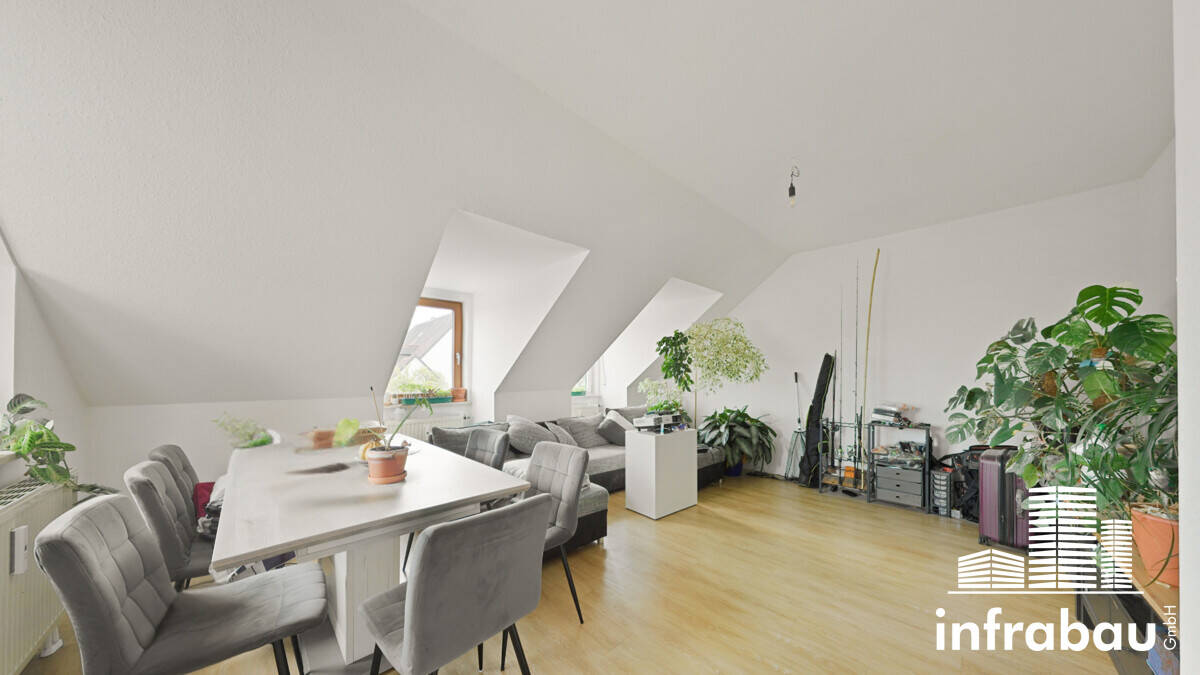 Attraktive Dachgeschosswohnung mit sonniger Terrasse und viel Platz zum Wohlfühlen, 86154 Augsburg (Oberhausen)