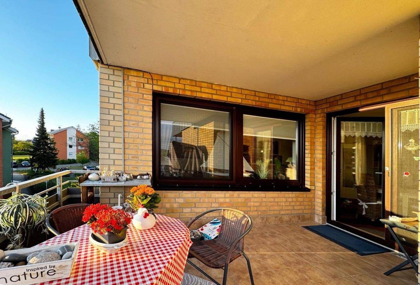Traumhafter Seeblick – Stilvoll modernisierte Eigentumswohnung mit großer Loggia, 23714 Malente