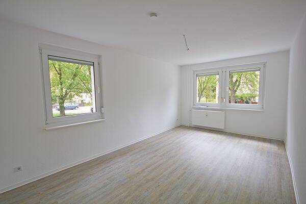 Ruhig gelegene 2-Zimmerwohnung mit Dusche., 6118 Halle (Saale)