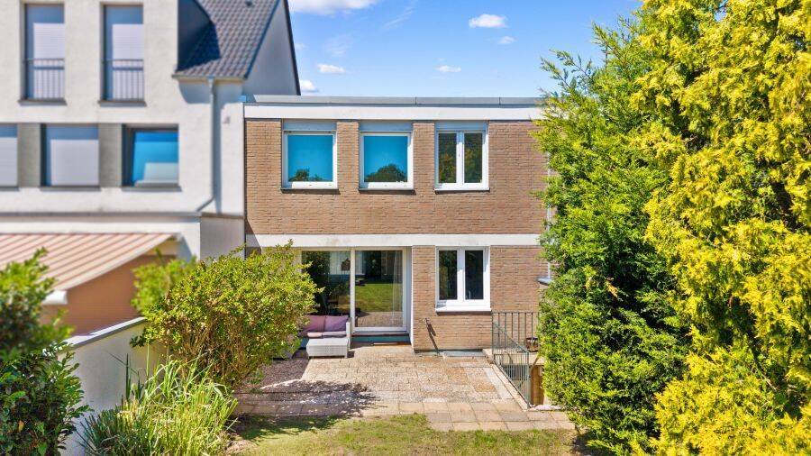 Objekt-Nr. 449 , 40597 Düsseldorf Benrath Einfamilienhaus plus Garage, 40597 Düsseldorf (Benrath Hassels Urdenbach)