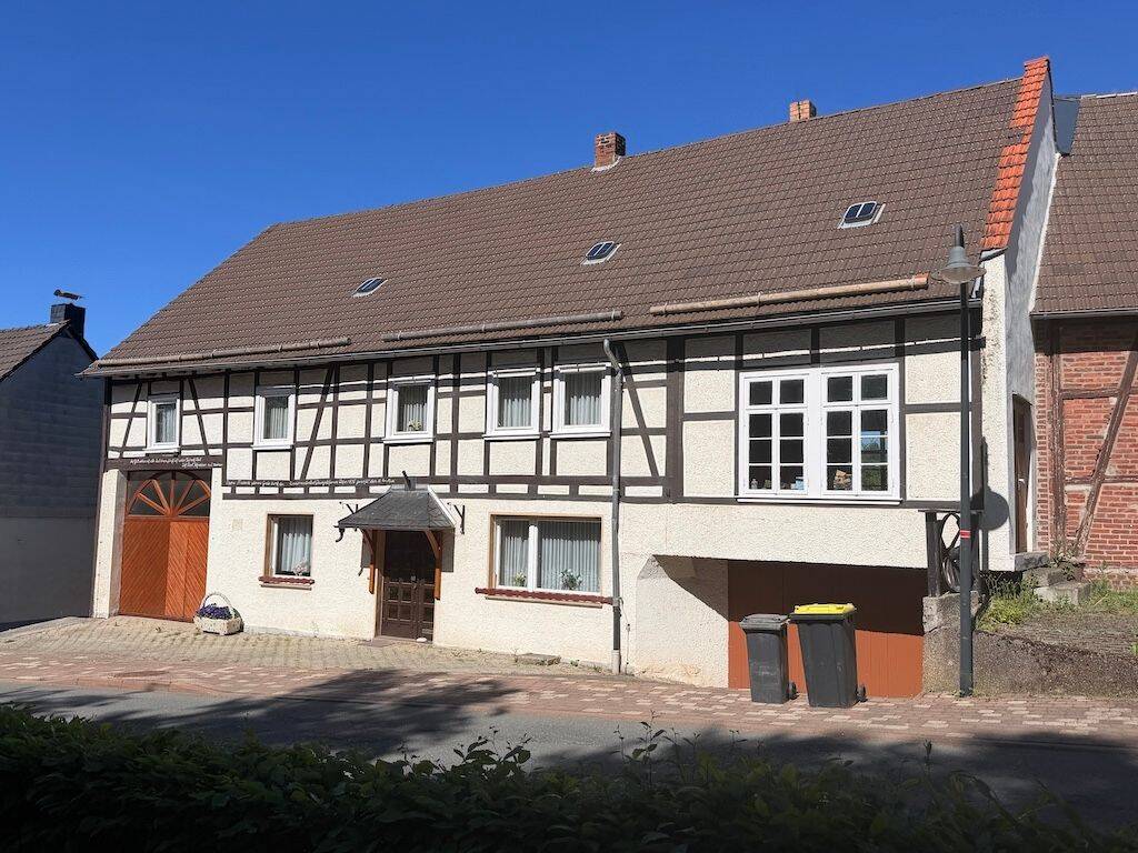 Ein Haus mit Geschichte und Platz für Ideen in Diemelsee / Heringhausen, 34519 Diemelsee