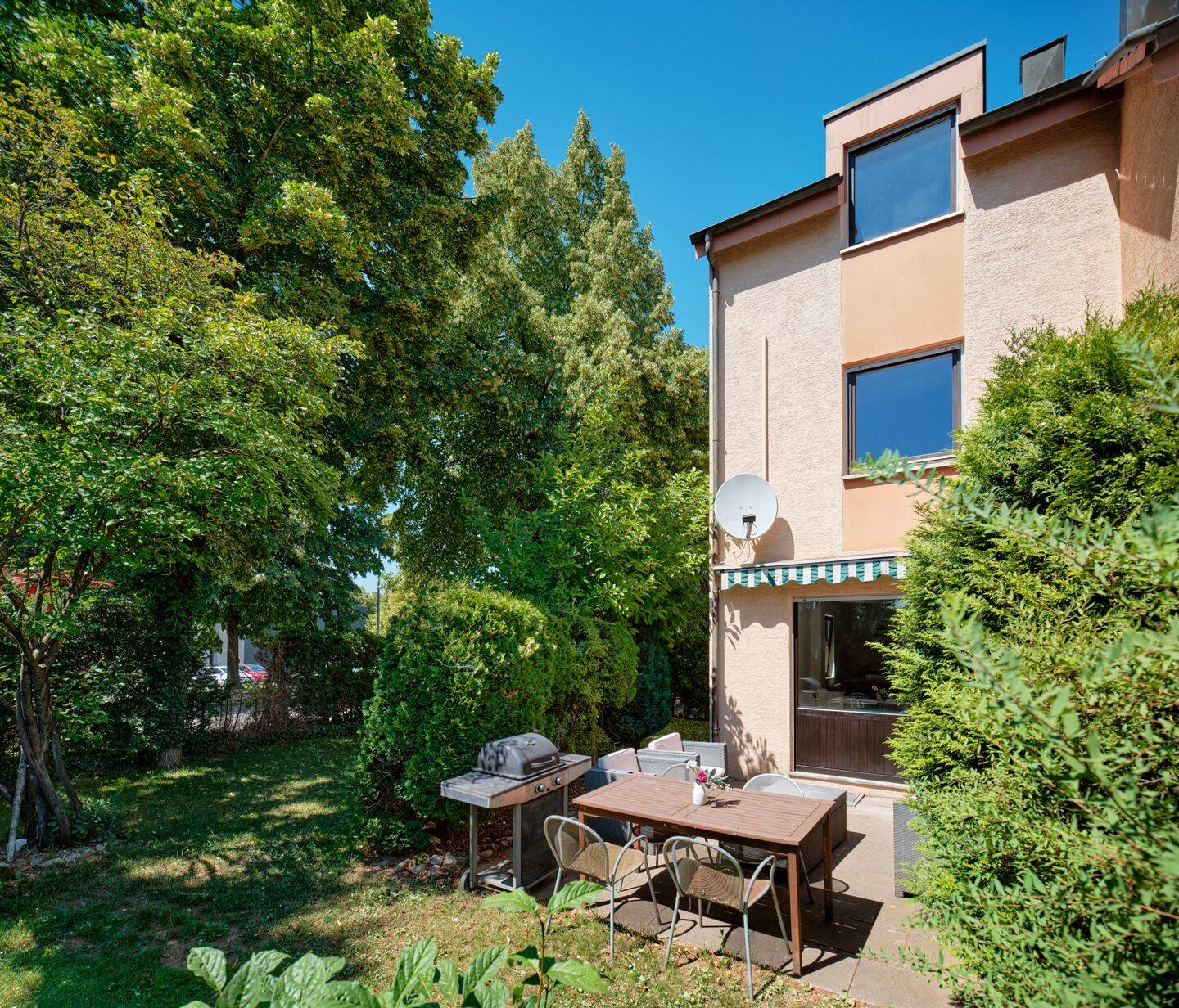 Reiheneckhaus in Kirchheim Jesingen, 73230 Kirchheim unter Teck