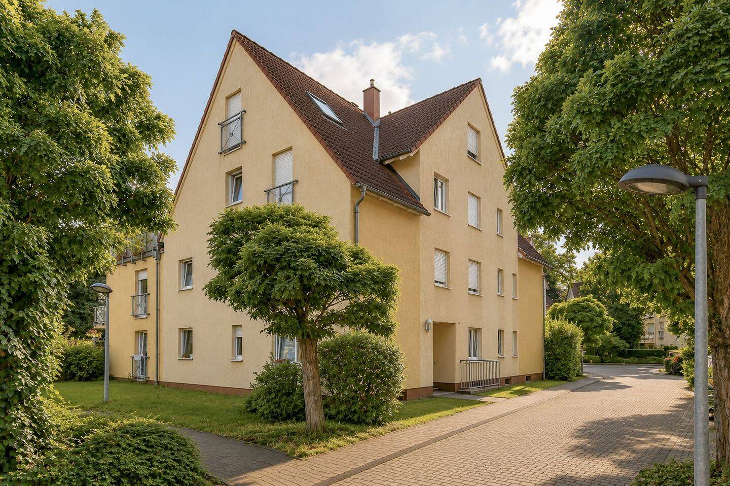 Schöne 2-Zimmer Wohnung mit Einbauküche, Terrasse und Tiefgaragenplatz – Ideal für Singles – Glienicke/Nordbahn – Bild 1 von 3