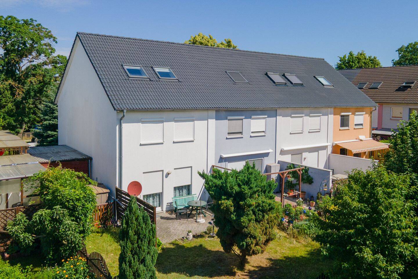 Mit Keller, ausgebautem Dach, Carport und Süd-Terrasse: Vermietetes Reihenendhaus in Rüdersdorf, 15562 Rüdersdorf bei Berlin