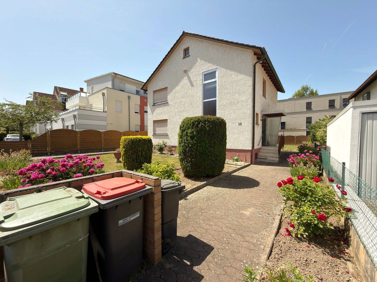 ***Einfamilienhaus mit schönem Grundstück in gefragter Lage von Mainz-Finthen***, 55126 Mainz (Finthen Layenhof)