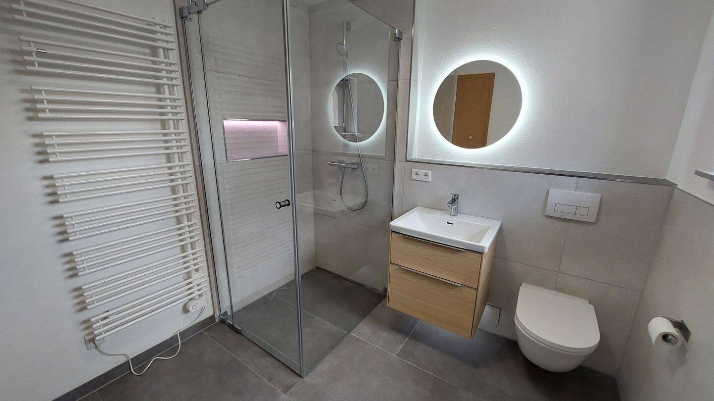 Erstbezug: Luxus-Wohnung (52 m²) mit Smart Home, PV-Strom & EBK in Weissach, 71287 Weissach