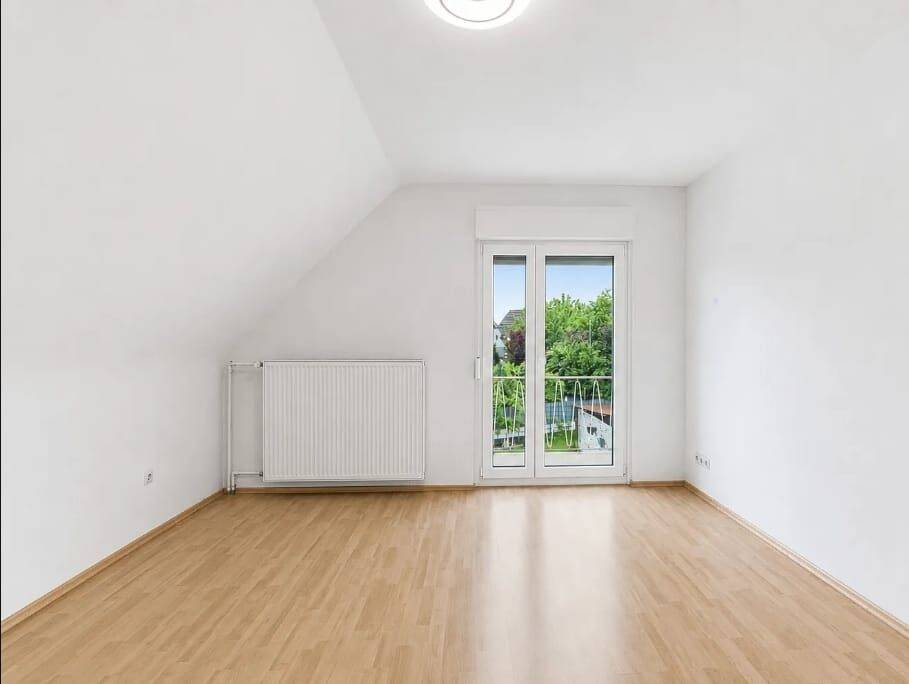 Wohnung im 1. Obergeschoss in freistehendem Einfamilienhaus mit Garten, 65451 Kelsterbach