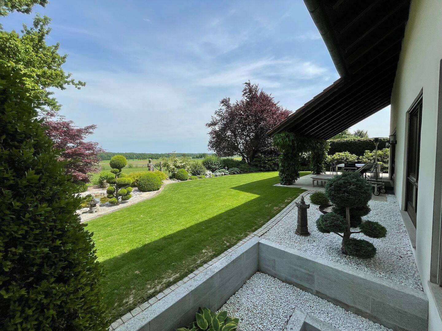 Exklusives EF-Haus auf 1.070 m² parkähnlichem Grund mit unverbaubarem Blick zum Ebersberger Forst, 85604 Zorneding