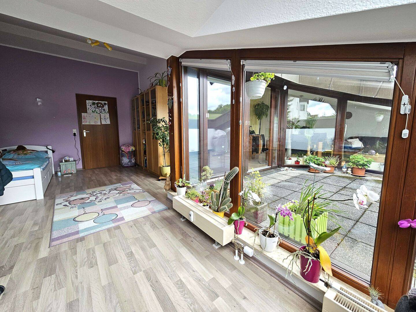 Lichtdurchflutete Wohnung mit traumhaftem Ausblick, 71287 Weissach