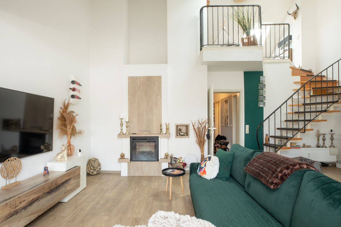 Lichtdurchflutete Drei-Zimmer-Wohnung mit Galerie-Ebene und Westbalkon, 63128 Dietzenbach